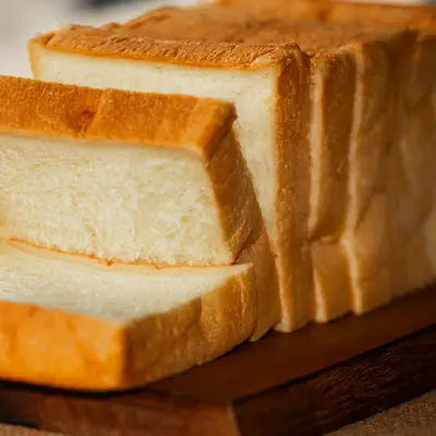 Warburtons Medium White Bread